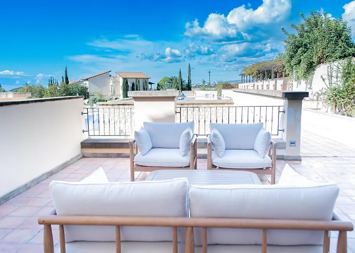 Luxury Pool View Flat L12 Apartment *