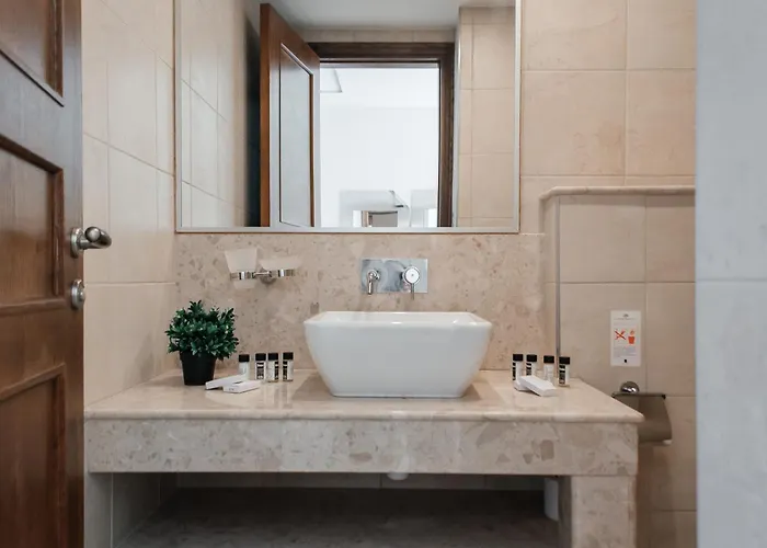 Luxury Pool View Flat L12 * Kouklia