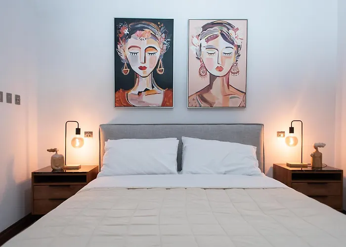 Luxury Pool View Flat L12 Apartment *